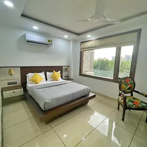 https://the-desire-cyberhub.top-gurgaonhotels.com