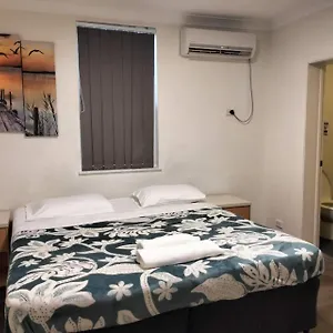 https://cliffinn-kangaroo-point.queenslandhotels.net