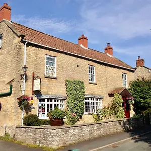 https://plumpton-court.yorkshirehotels.net